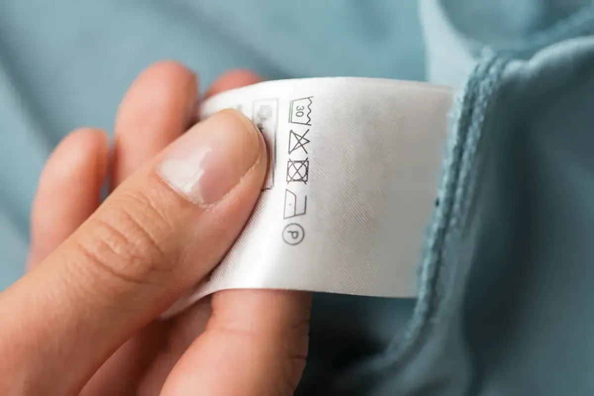 علائم روی لباس