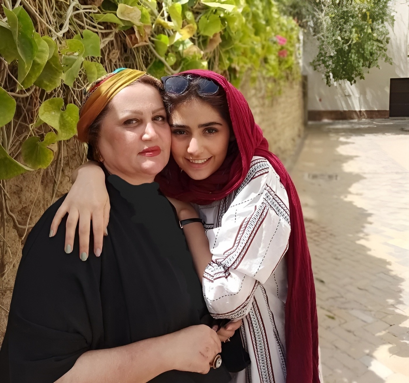 نیک-آفرید-سماواتی نیک-آفرید-سماواتی