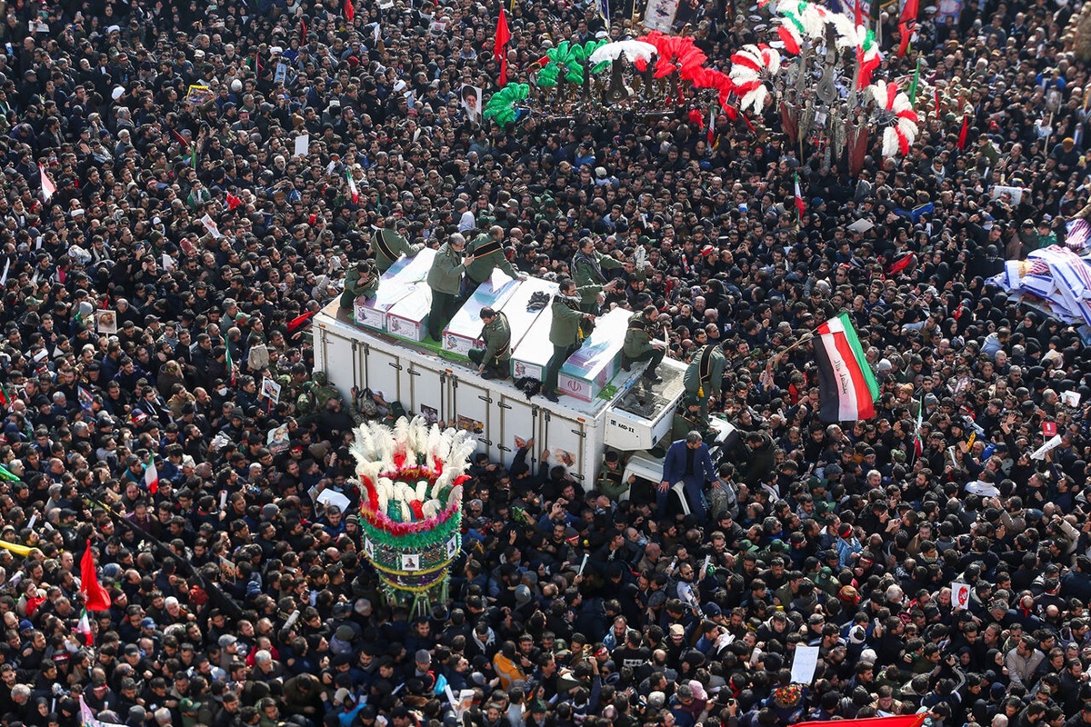 بزرگترین-تشییع-جنازه-تاریخ-ایران