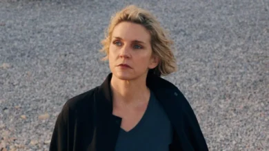 rhea-seehorn-as-carol-sturka-in-pluribus-season-1-episode-9